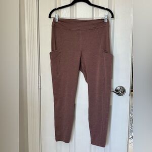 Lululemon Mauve 23in leggings (w/ pockets)